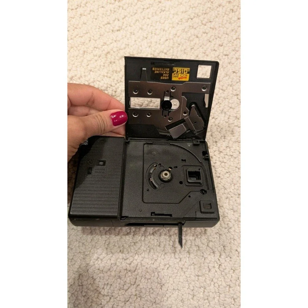 Vintage Kodak Disc 3600 Film Camera Built-in Flash with Wrist Strap FREE SHIPPIN